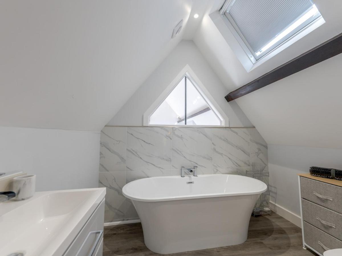 Pass The Keys Dahlia Contemporary Town Centre Apartment Shrewsbury Ngoại thất bức ảnh